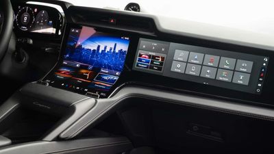 Porsche's Wild Curved Display Is The Car Touchscreen Done Right