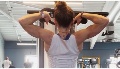 I did 100 face pulls daily for two weeks and finally fixed my rounded shoulders