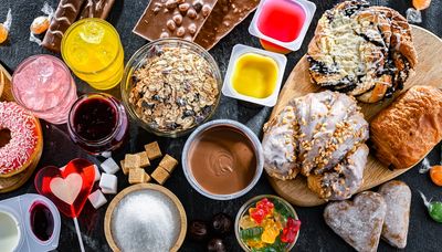 Teachers Beg Parents: Stop Buying These 7 High-Sugar Snacks for School Lunches