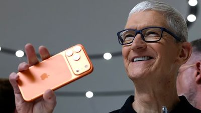 Apple's CEO wants us to spend less time on our iPhones. Somebody call the irony police