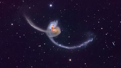 Astrophotographer captures spectacular photo of Antennae Galaxies dueling in deep space