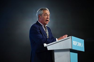 Nigel Farage repeatedly heckled at Reform UK event in London