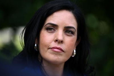 One Nation renews defection offer to ‘courageous’ Moira Deeming after Victorian Liberal MP dumped from election ticket