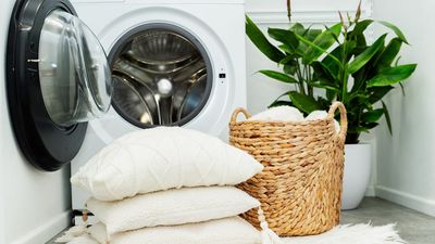 How to wash your pillows in a washing machine without ruining them
