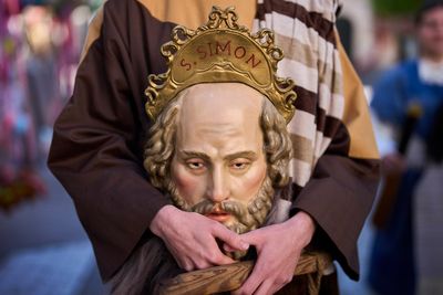 Spain begins Holy Week with processions, palm branches and familiar faces