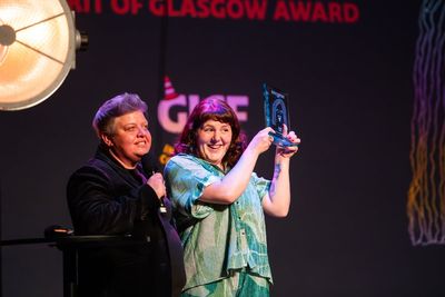 Amanda Dwyer ‘over the moon’ to win Billy Connolly Glasgow comedy award