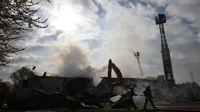 Hundreds evacuated as fire rips through German nightclub