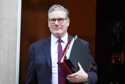 Starmer to meet business leaders amid Hormuz blockade