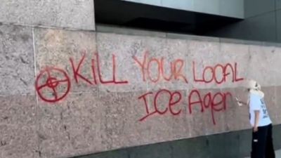 'Kill Your Local ICE Agent': Netizens Demand Arrest of Agitator for Hateful Graffiti at 'No Kings' Protest