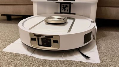 I hated touching my dirty mop when I cleaned my floors — but Shark’s NeverTouch technology has solved that problem