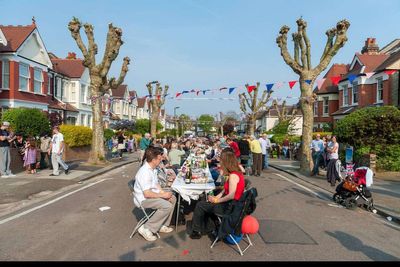 Half of Britons turned to neighbours for help in past year – survey