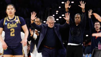 Hannah Hidalgo Puts Geno Auriemma on Notice After Notre Dame's Dance Ends With UConn