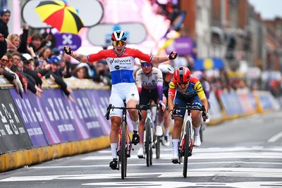 ‘Maybe I celebrated a bit too early’ – Lorena Wiebes nearly regrets early celebration as she narrowly wins In Flanders Fields from the breakaway