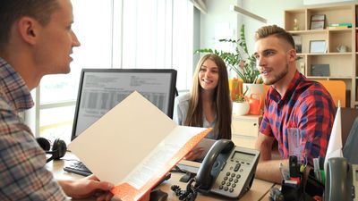 I’m a Tax Preparer: Here’s the Difference Between Filing Late and Filing an Extension