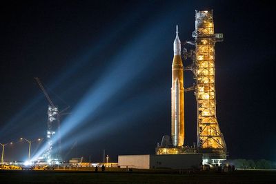 Nasa gives go-ahead for historic Moon mission launch