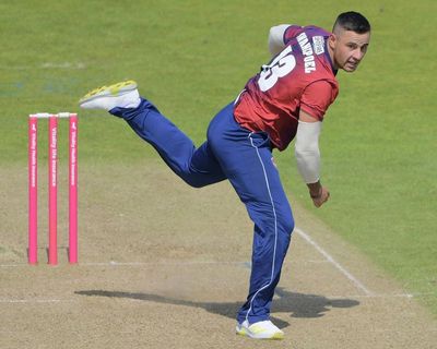 Worcestershire overseas signing leaves one-day final early to catch flight to England