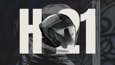 This New Helmet From Airoh Is So Light You Could Forget You Were Wearing It