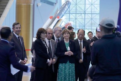 US senators urge Taiwan to approve $40 billion defence budget amid China tensions