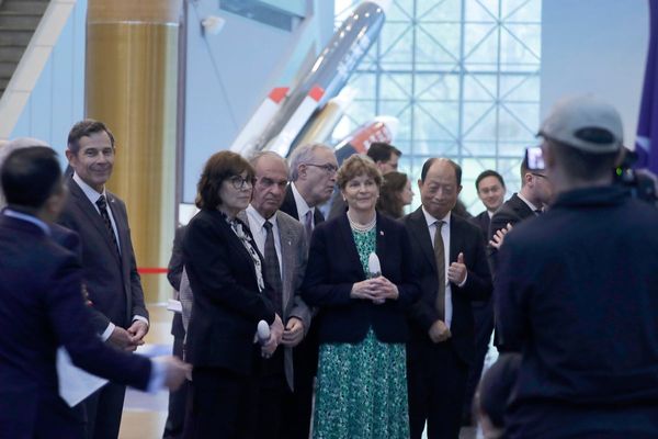 US senators urge Taiwan to approve $40 billion defence budget amid China tensions