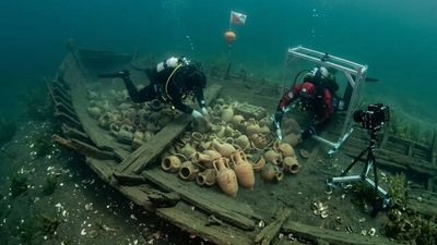 A 2,000-year-old Roman Shipwreck was discovered in Lake Neuchâtel in Switzerland