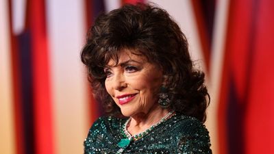 This quick hack to make thin lips look fuller is so simple - and Dame Joan Collins-approved
