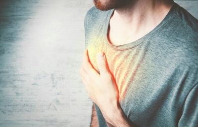 What Starts as Mild Chest Discomfort Is Sending More Men to the ER Sooner Than Expected