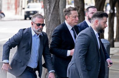 Elon Musk is escalating his feud with a Delaware judge over a 'heart' on a LinkedIn post