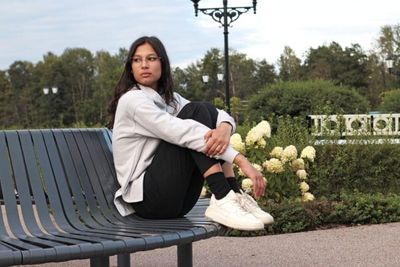 Therapists Explain Why Saying “I’m Fine” Can Stall Emotional Growth in 2026