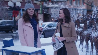Fans Keep Roasting Gilmore Girls Stars For One Coffee-Related Reason, But Lauren Graham Isn't Having It