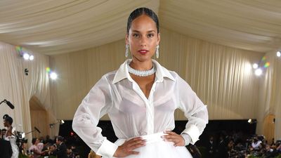 Alicia Keys' Living Room Might be Compact, But it's Bursting With Warmth and Character – It's a Soulful Small Space Masterclass