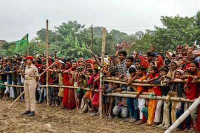 Crowd crush at Indian temple kills at least eight women