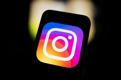 Instagram is quietly testing a subscription to allow users to scroll anonymously