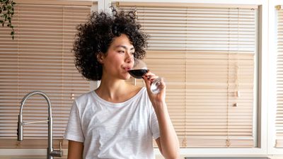 An inflammation expert says non-alcoholic wine is just as good for your heart as the real thing