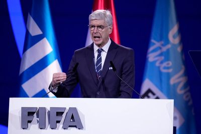 Fifa to trial Arsene Wenger’s ‘daylight offside’ rule in Canada after failing to gain European support