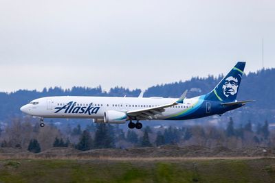 Police called to Alaska Airlines flight after passenger caught vaping on board