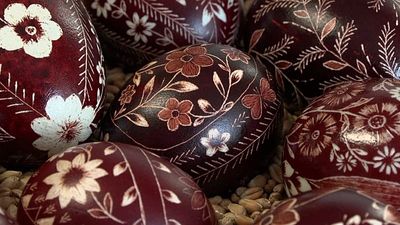 Slovenian women keep centuries-old ‘drsanke’ Easter egg art alive