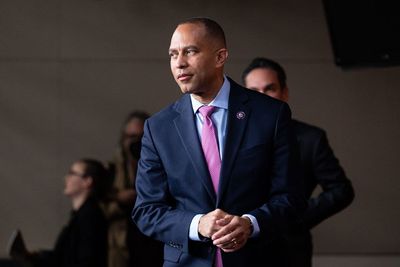 ‘Gas is over $4 a gallon’: Hakeem Jeffries has 1 clear message to America after Trump’s $200 billion war wastage