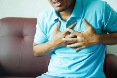 Doctors Say Many Men Dismiss Mild Chest Discomfort—Until It Turns Into a Serious Problem