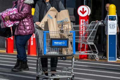 A Wall Street vet’s Walmart recession indicator just hit its highest point since 2008—and he says the fear ‘just keeps multiplying’