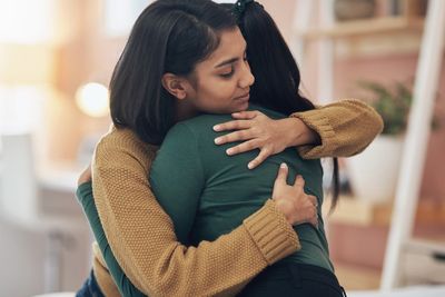 The key to coping with a parent’s death may be how many siblings you have