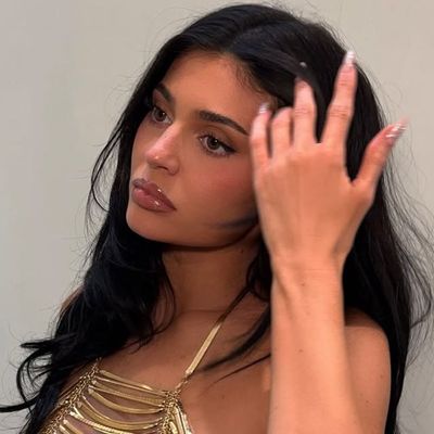 This Is the One Spring Jeans Trend Earning Both Kylie and Kendall Jenner's Approval