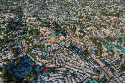 Hundreds of thousands of Rohingya refugees in Bangladesh face food aid cuts