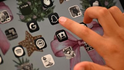 French Senate backs plan to restrict social media for children