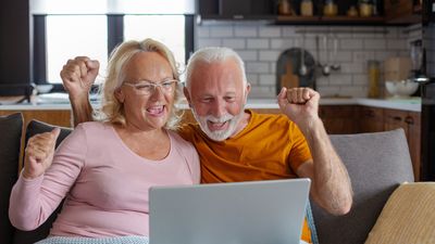How Retirees Spend Social Security Monthly: Middle Class vs. Upper Class