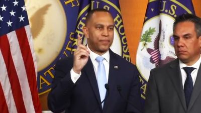 ‘Gas is over $4 a gallon’: Hakeem Jeffries has 1 clear message to America after Trump’s $200 billion war wastage