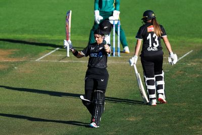 Amelia Kerr shines in record New Zealand win after blazing 179 not out