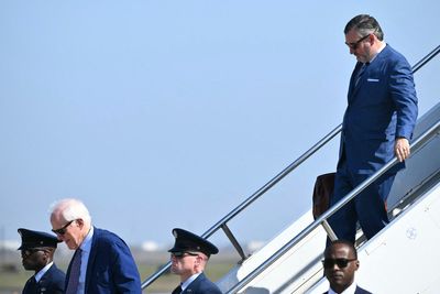 Ted Cruz spotted on vacation amid government shutdown that has left fliers stranded