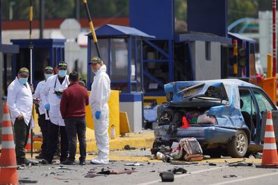 A road accident in Colombia involving several vehicles kills at least 2 people and injures 19