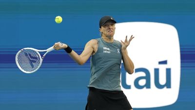 Tennis Mailbag: What Iga Świątek’s Coaching Change Means