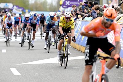 'I tried everything I had and I was really dying in the end' – Wout van Aert has another tragic Dwars door Vlaanderen, but shows promise for Flanders